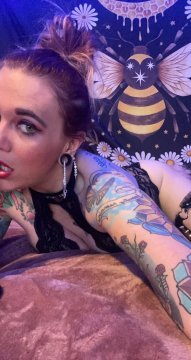 cheekylady589 de Finistère, France